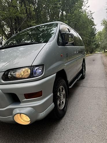 Транспорт: Mitsubishi Delica: 2003 г., 3 л, Бензин, Кроссовер — 8