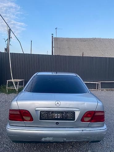 Mercedes-Benz E-Class: 1997 г., 2.2 л, Механика, Газ, Седан
