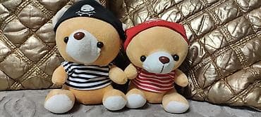 Продам мишек пиратов в отличном состоянии. Высота мальчика 18 см