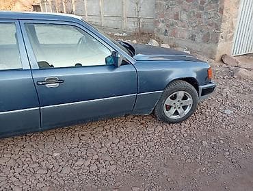 продаю компрессоры: Mercedes-Benz седан (серия W124), салон и интерьер. Описание: - — 7