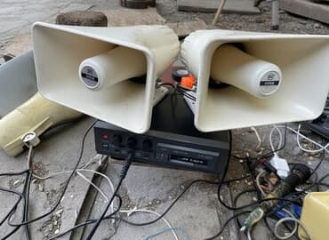 усилитель эстрадный: Продается усилитель с двумя колонками по 30 Вт. работает от 220в. и — 1