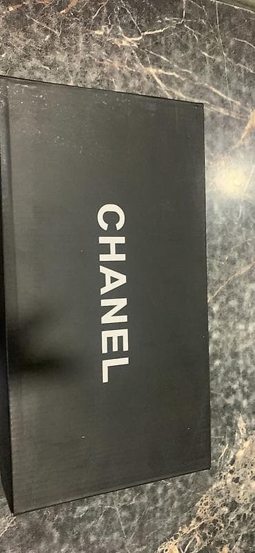 lining 38: Продаю шлёпки новые, chanel, оригинал, купила размер 39, сверху на — 5