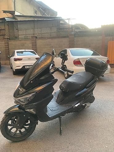 донголок 14 с: Макси-скутер 150 куб. см, Бензин, В рассрочку — 1