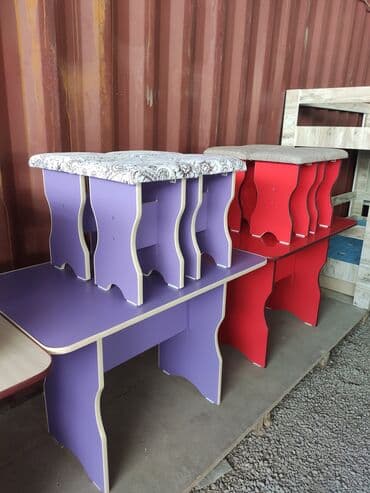 стол и четыре стула: Кухонный стол и стул, Новый — 1