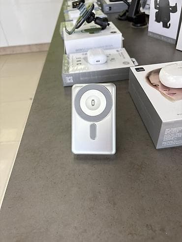 на аккумуляторе: Повербанк WiWU Elite Power Bank 10000 мА·ч - Емкость 10000 мА·ч — — 5