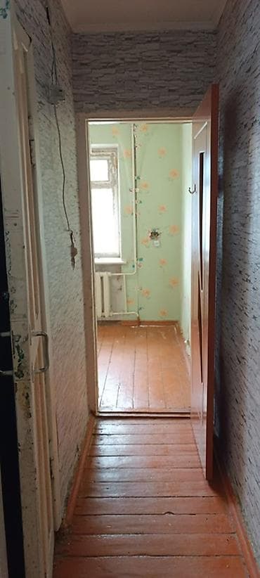 задаю: 1 комната, 41 м², 3 этаж, Старый ремонт — 3