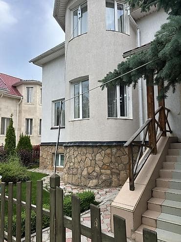 кара балта места: Просторный коттедж с ухоженным участком и крытой зоной барбекю. - — 2