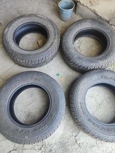 17: Шины R 17, Всесезонная, Б/у, Комплект, Внедорожные (АТ/МТ), Maxxis — 2