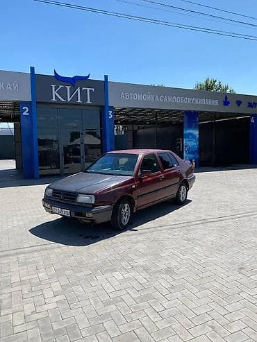 Volkswagen Vento: 1994 г., 1.8 л, Механика, Бензин, Седан at lalafo.kg Volkswagen Vento: 1994 г., 1.8 л, Механика, Бензин, Седан
