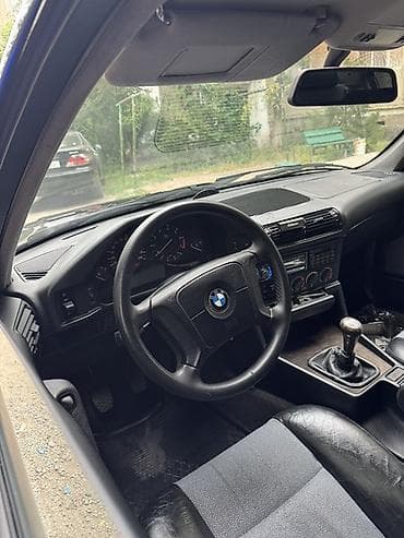 lexus is 2017: BMW 5 series: 1995 г., 2 л, Механика, Бензин, Седан — 2