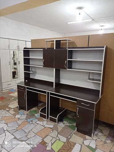 компьютеный стол: Компьютерный стол, Новый, С полками — 1