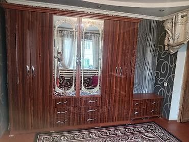 Спальный и гостиной гарнитур в классическом стиле под тёмное дерево
