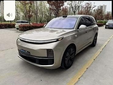 tesla model x: Электромобиль (кроссовер, 5‑дверный) премиум-класса в бежевом цвете — 3