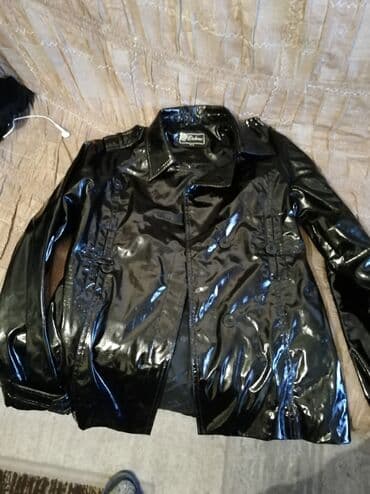 Куртка лакированная