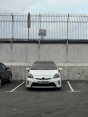 Унаа сатуу: Toyota Prius: 2015 г., 1.8 л, Автомат, Гибрид, Хетчбек — 4