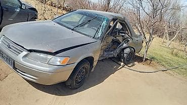 газ бак: Toyota Camry: 1999 г., 2.2 л, Бензин, Седан — 4