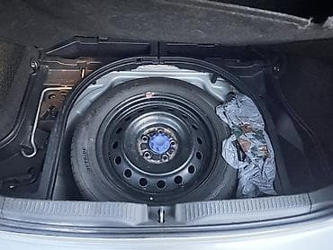 mitsubishi акула: Toyota Auris: 2007 г., 1.6 л, Робот, Бензин, Хэтчбэк — 10