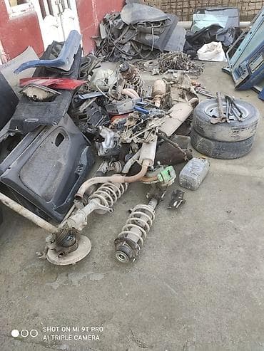 старые вещи: Кузов и запчасти ВАЗ (синий, 5‑дверный хэтчбек) на разбор. В наличии — 5