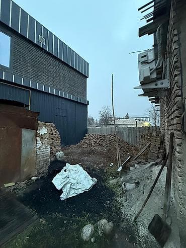 Үйлөрдү ижарага берүү: 🏡 Продаётся кирпичный дом в районе “Золотой квадрат” 📍 Чуйкова / — 5