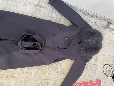 шуба женский: Двубортное женское пальто с меховым воротником Jiarci. Особенности: - — 1