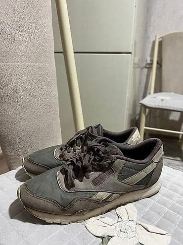 reebok красовки: Кроссовки Reebok, 39 размер, очень удобные. Цена 500 сом — 1