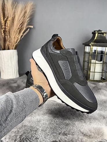 шлепки бу: Мужские кроссовки, 41.5, Boss, Новый, цвет - Серый, Платная доставка — 1