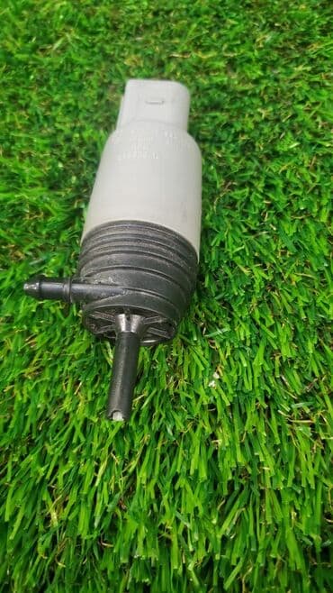 e91: Носос стеклоомывателя на BMW 6-Series E63 (Моторчик бачка омывателя — 2