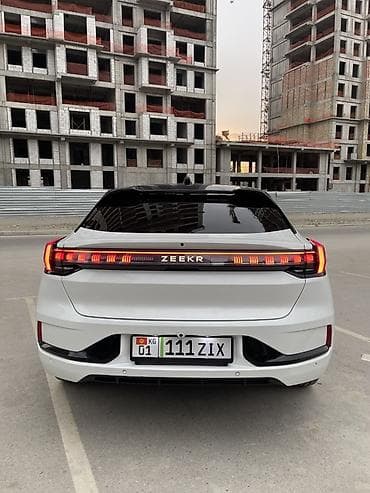 xpeng p7: Zeekr 001: 0.1 л | 2022 г. Фастбек — 3
