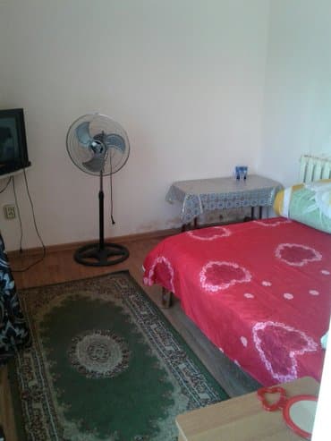 квартира в бишкеке снимать: 1 комната, Душевая кабина, Постельное белье, Кондиционер — 3