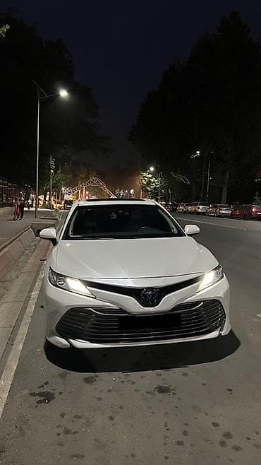 авто домик: Toyota Camry: 2018 г., 2.5 л, Гибрид, Седан — 2