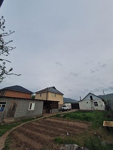 арка дома: Продаётся жилой дом с участком. Кара-жыгак Айылы Мектепке балабакчага — 6