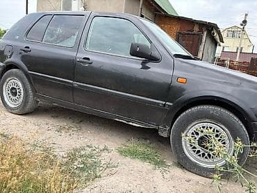 Продажа авто: Volkswagen Golf: 1994 г., 1.8 л, Механика, Бензин, Хэтчбэк — 3