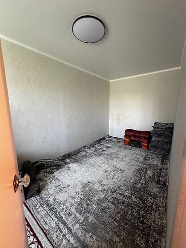 хата 2 комнат: 2 комнаты, С мебелью частично — 5