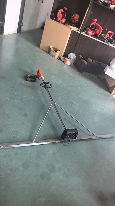 Виброрейка для бетона (аккумуляторная) Описание: - Профессиональная