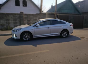 мотоцикл с автоматической коробкой передач: Hyundai Sonata: 2018 г., 2 л, Автомат, Газ, Седан — 1