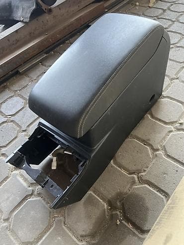 second hand: Подлокотник/центральная консоль для автомобиля. SUBARU OUTBACK кузов — 3