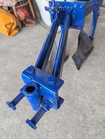 ПЛУГ НА МОТОБЛОК Комплектация по фото: рама с двумя стойками — 4