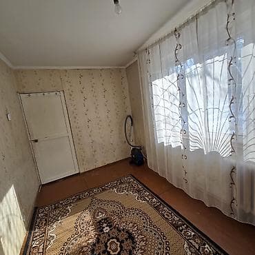 3 болмолуу квартиранын 1 болмосуно чогу жашаганга жаныма 1 студентка