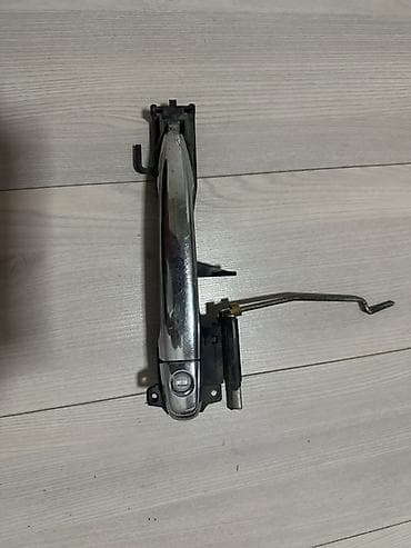 Жабо: Наружная дверная ручка автомобиля (передняя левая сторона RX330 2 — 1