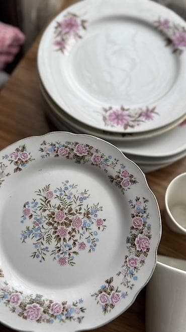 Идиш-аяк: Набор столовой посуды из стекла, разномастные сервизы Состав: - — 1