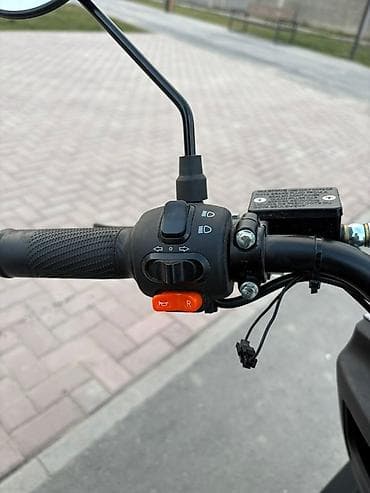 Кумурска мотороллер: Электроскутер RID — стиль и практичность на каждый день 🔹 Запас хода — 9