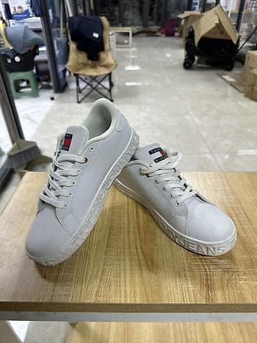 Жеке буюмдар: Эркектердин кроссовкасы, 40, 41, 42, Tommy Hilfiger, Жаңы, түсү - Кара, Өзү алып кетүү, Акысыз жеткирүү — 4