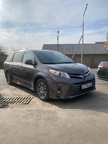 мото каракол: Toyota Sienna: 2018 г., Автомат, Бензин, Вэн/Минивэн — 10