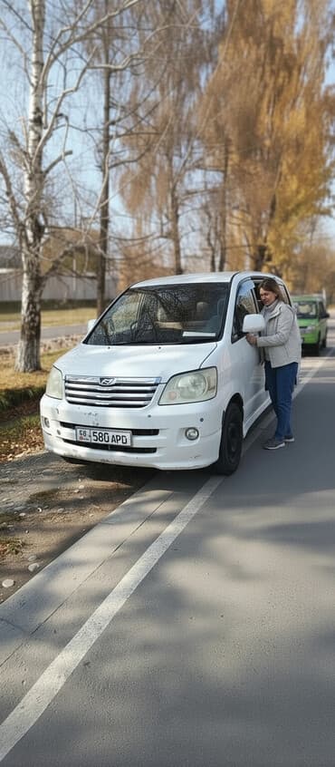 подушка тайота виш: Toyota Noah: 2003 г., 2 л, Автомат, Бензин, Минивэн — 1