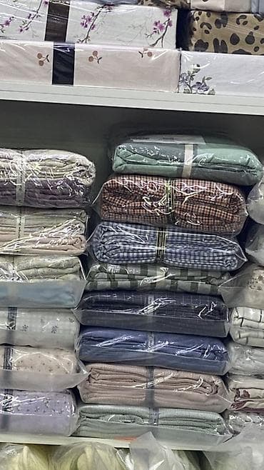 Текстиль для дома: комплектные постельные принадлежности и пледы - at lalafo.kg Текстиль для дома: комплектные постельные принадлежности и пледы -