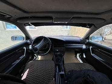 аудио системы: Audi 100: 1991 г., 2.3 л, Ручные, Седан — 4