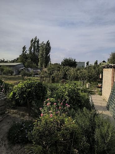 долинка комната: 5.80сотых участоктогу уй сатылууда .2- спальняя.зал .чон кухня хол — 8