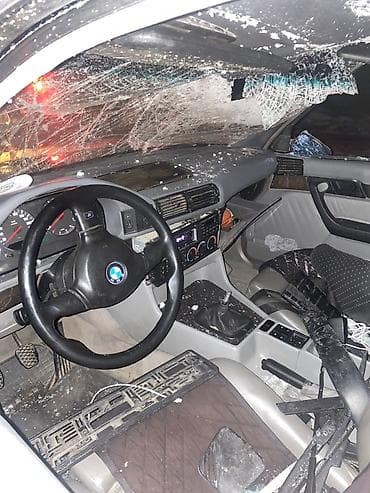 унаалар: BMW 5 series: 1994 г., 3 л, Механика, Седан — 5