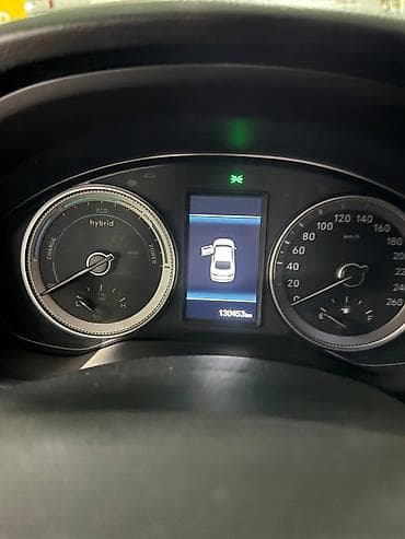 byd e9: Hyundai Grandeur: 2019 г., Автомат, Гибрид, Седан — 9