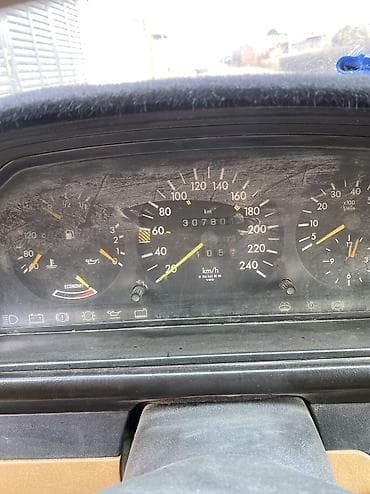 Продажа авто: Mercedes-Benz W124: 1988 г., 2.6 л, Механика, Бензин, Седан — 8